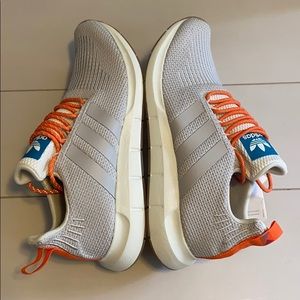 “NEW” Adidas Swift Run Summer (Brand New)